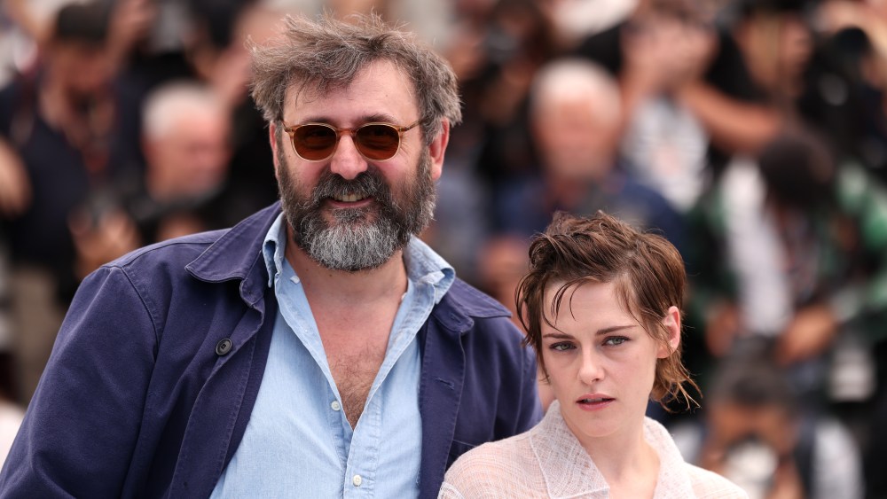 Full Phil Cannes Ovation Kristen Stewart Woody Harrelson