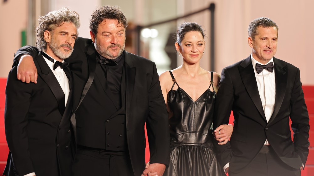 Marion Cotillard Karma Cannes Ovation Guillaume Canet