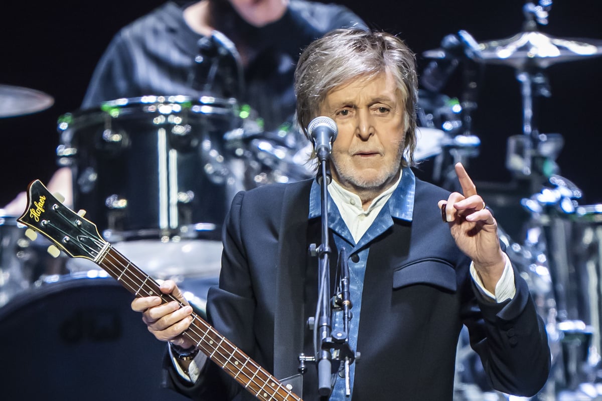 Paul Mccartney Refuses Fan Selfies Influencers
