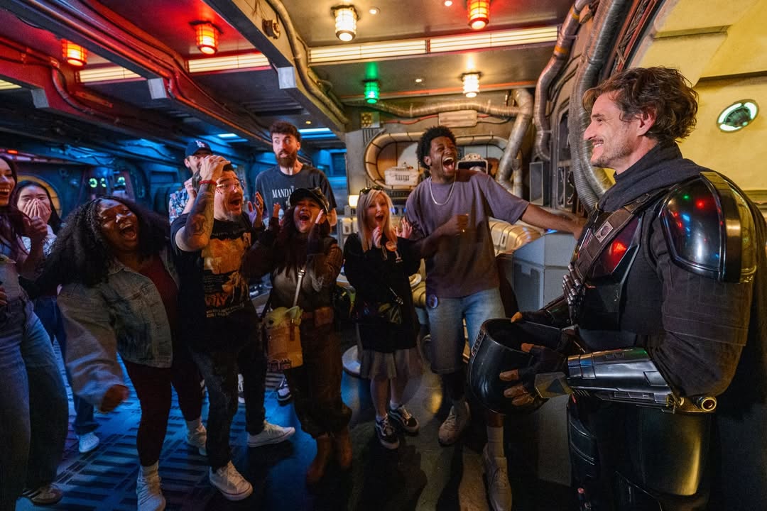 Pedro Pascal Surprises Disneyland Fans Mandalorian Costume